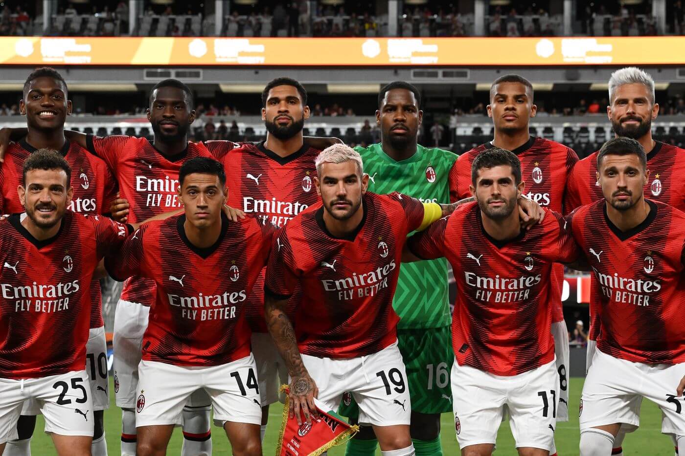 1700808394874943.jpg AC Milan.jpg
