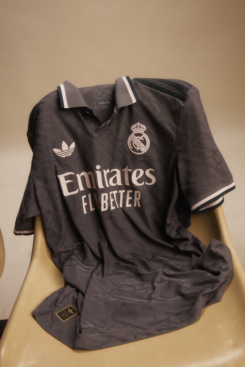 Women's 2024-25 Real Madrid Third Away Football Shirt.jpg